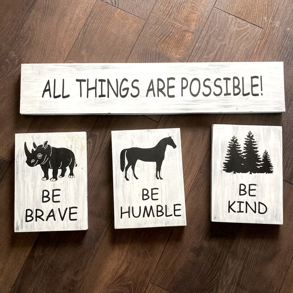 Other - 4 piece wooden wall decor
